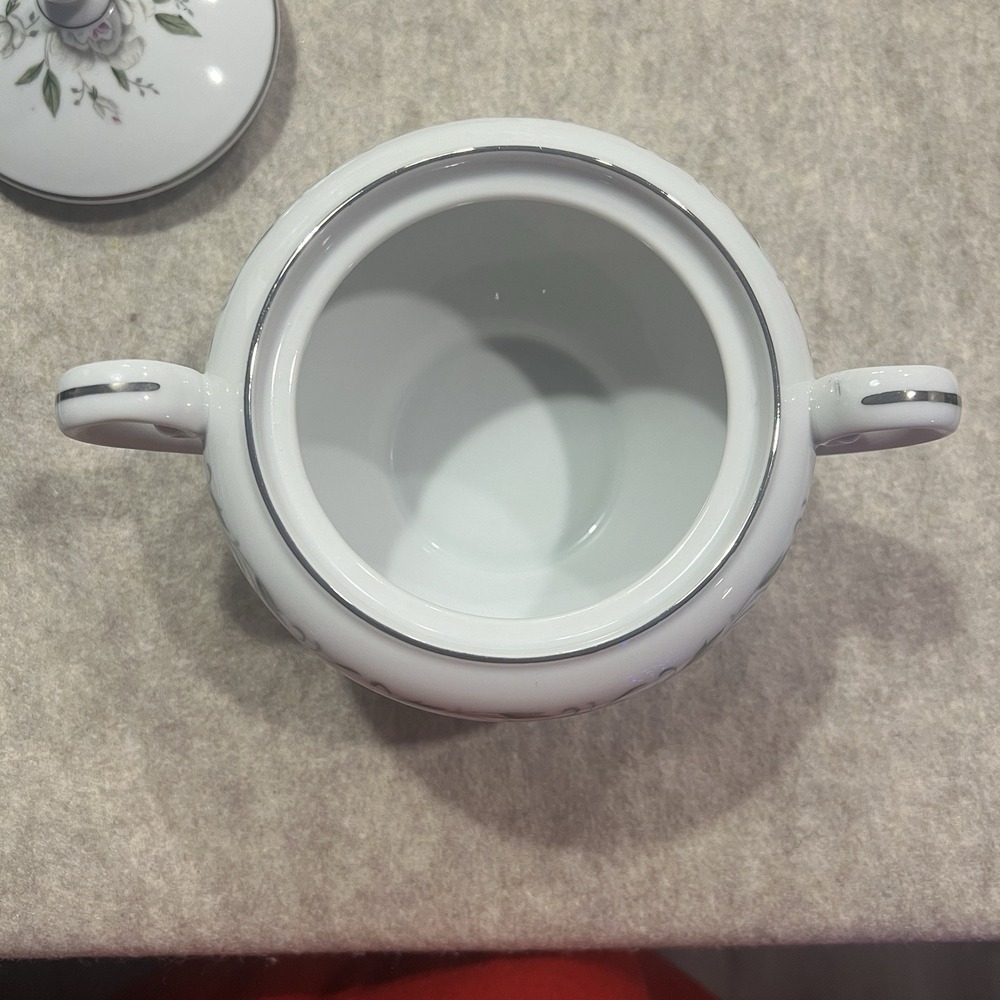 Diamond Romance China Sugar Bowl in EUC - Picture 2 of 14
